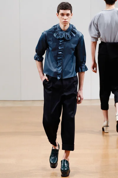 Look 28
